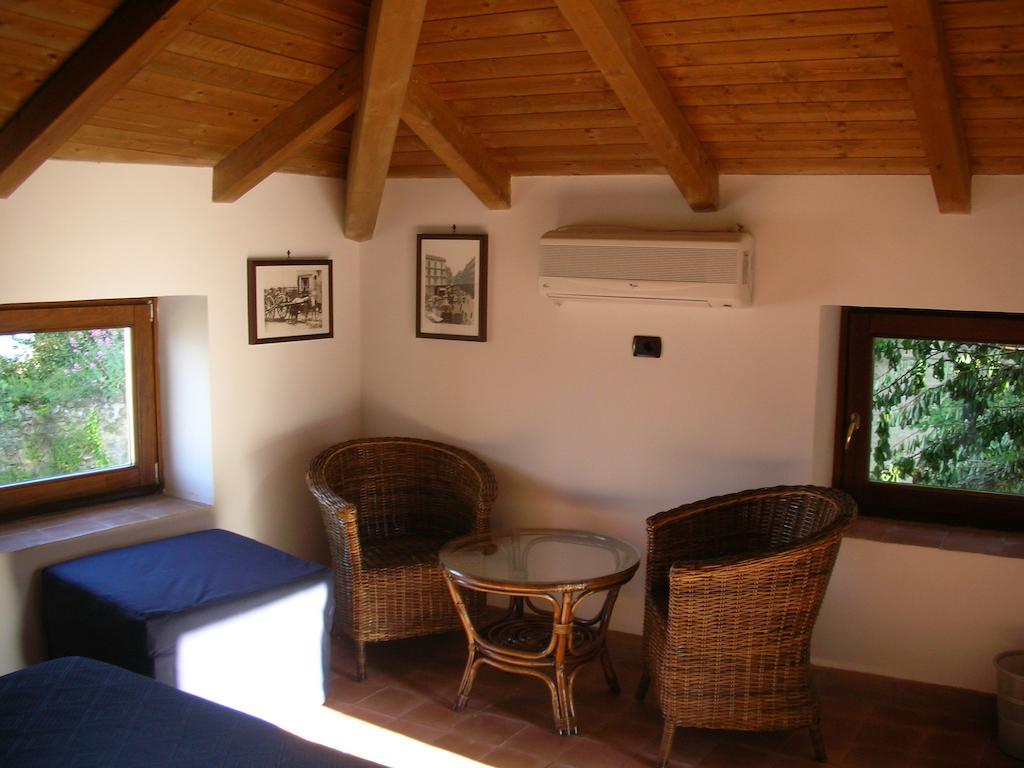 Guest House Pedamentina Napoli Oda fotoğraf