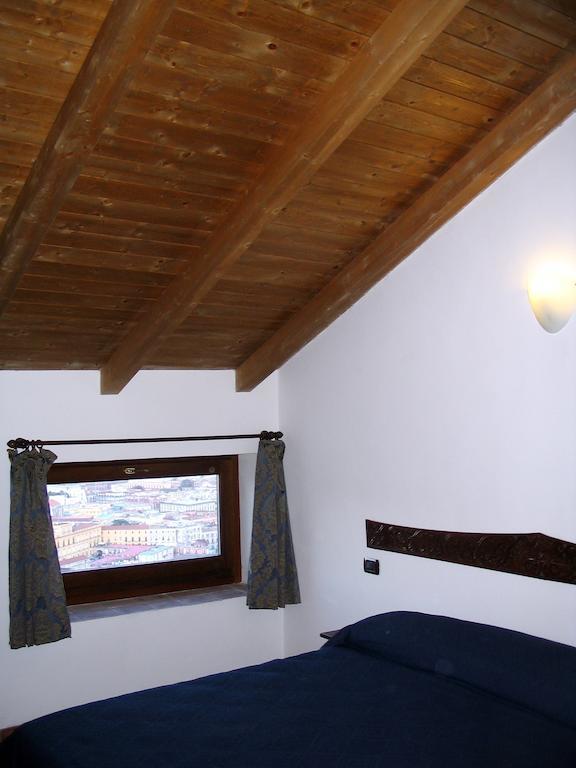 Guest House Pedamentina Napoli Oda fotoğraf