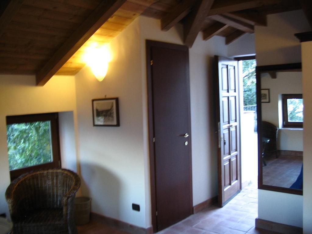 Guest House Pedamentina Napoli Oda fotoğraf